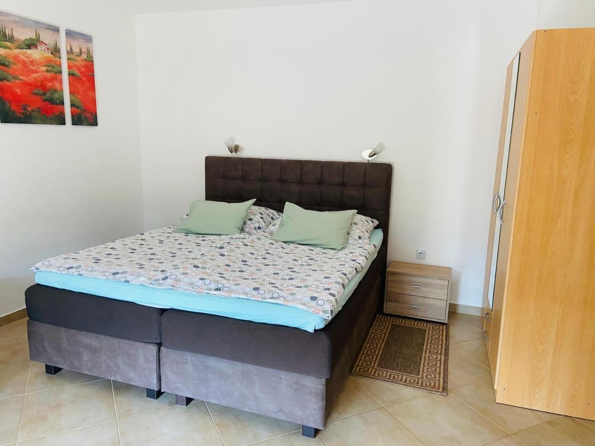 Apartmani Slavko 法扎纳 外观 照片