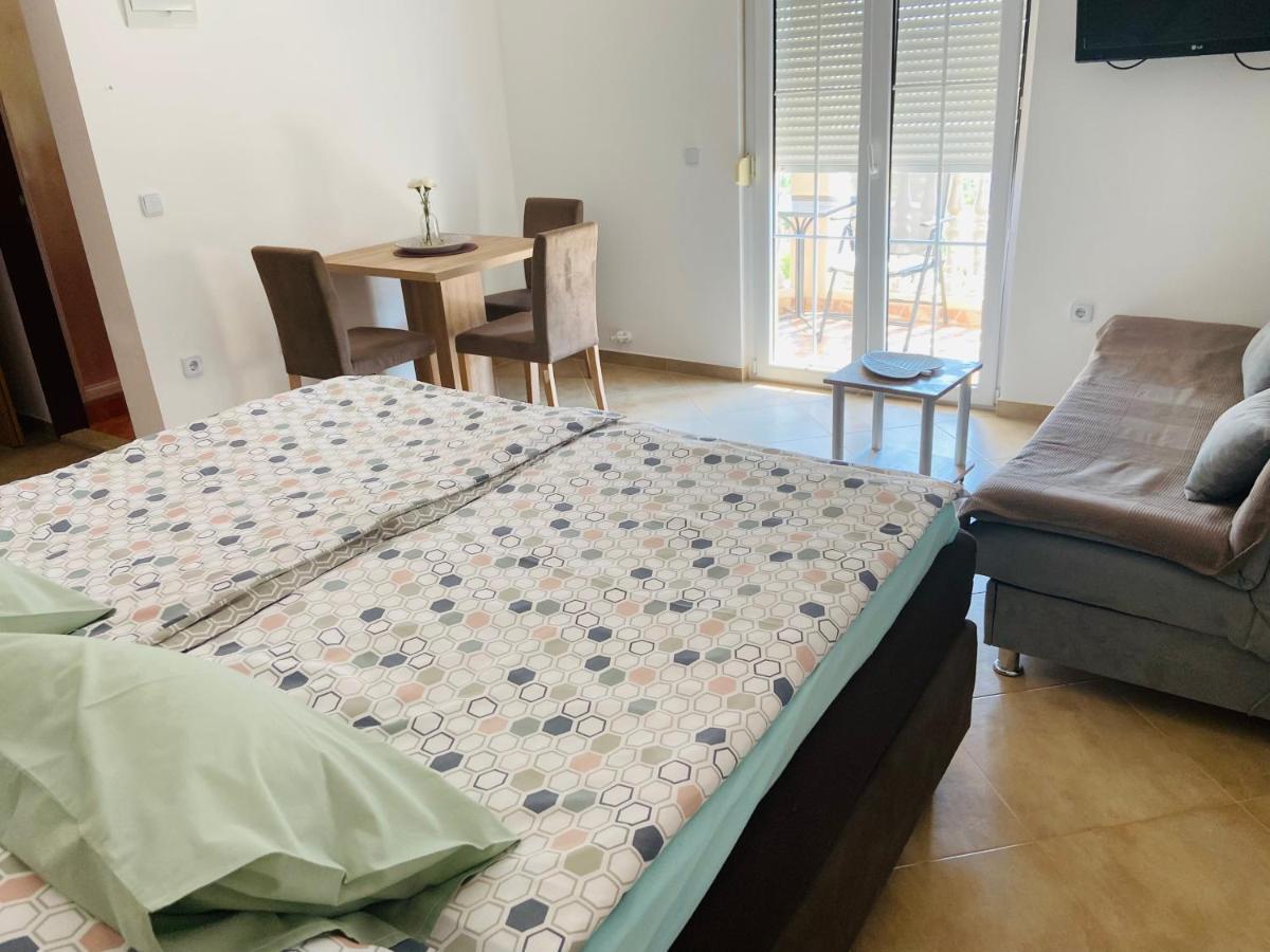 Apartmani Slavko 法扎纳 外观 照片
