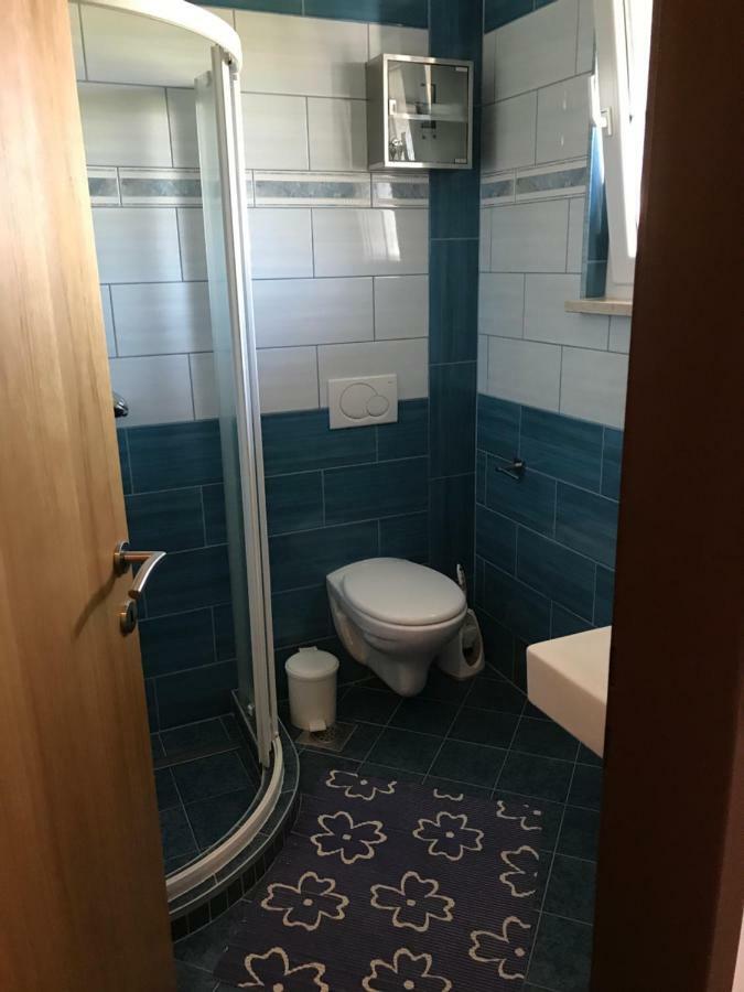 Apartmani Slavko 法扎纳 外观 照片